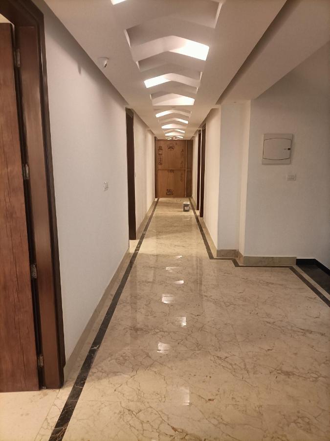 Family Hotel Tark Near Igi Airport Delhi ニューデリー エクステリア 写真