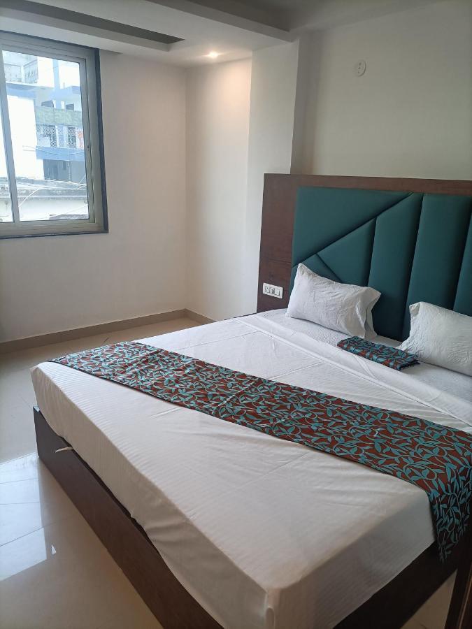 Family Hotel Tark Near Igi Airport Delhi ニューデリー エクステリア 写真