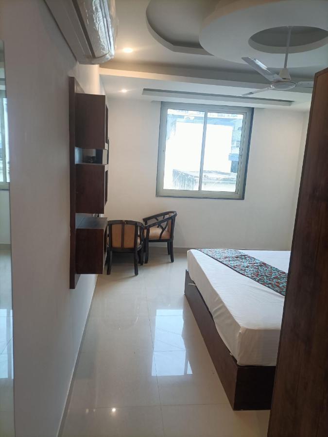 Family Hotel Tark Near Igi Airport Delhi ニューデリー エクステリア 写真