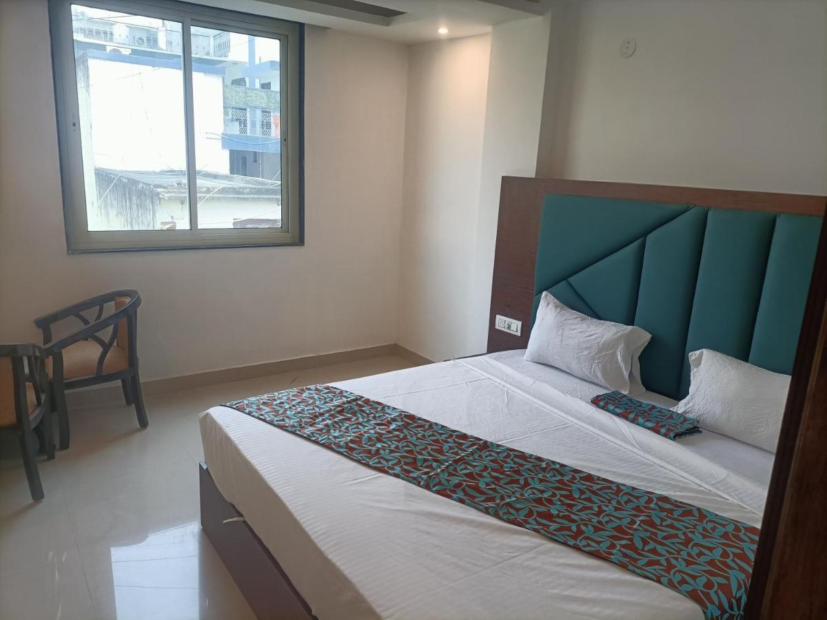 Family Hotel Tark Near Igi Airport Delhi ニューデリー エクステリア 写真