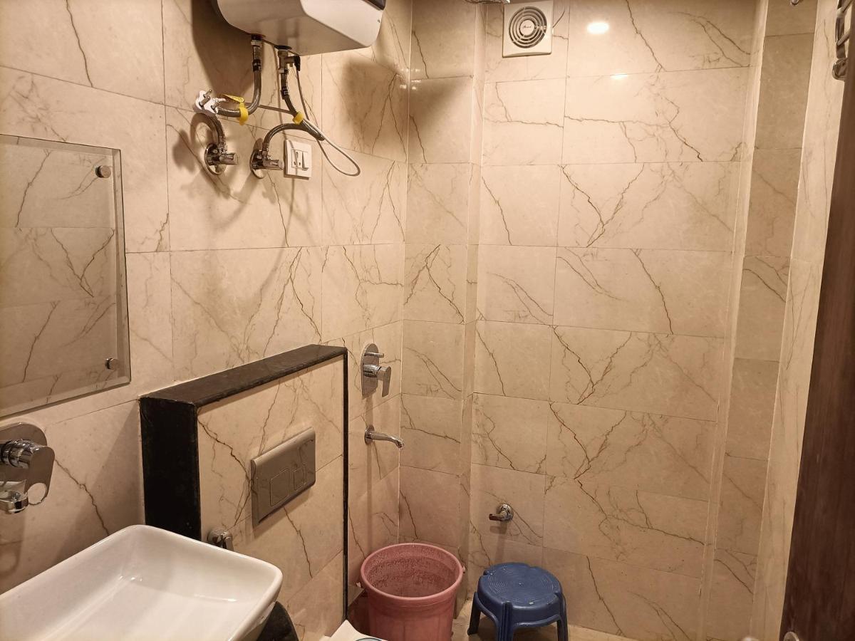 Family Hotel Tark Near Igi Airport Delhi ニューデリー エクステリア 写真